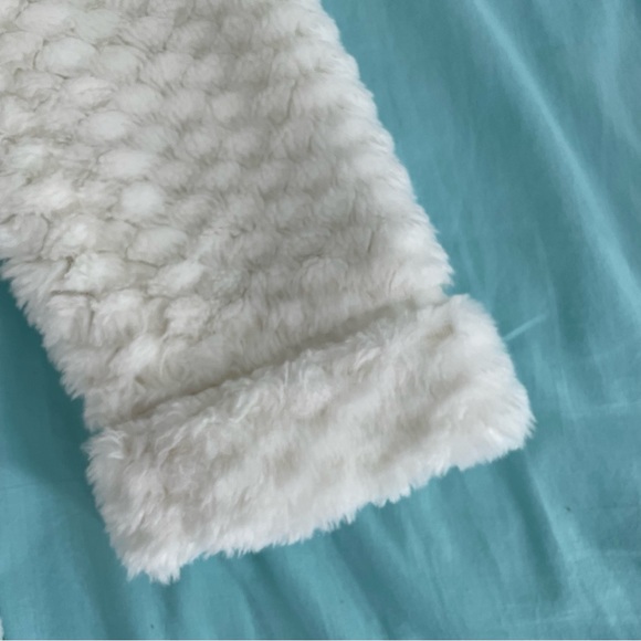 Fur coat with hood - Picture 5 of 11